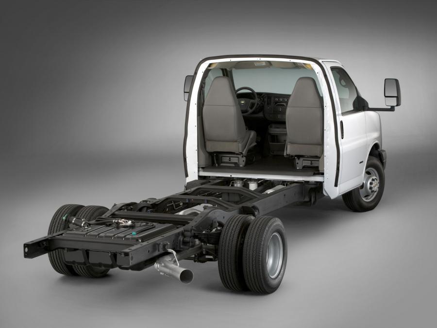  Chevrolet Express 4500 Cutaway 2008 года  (фото 7 из 10)